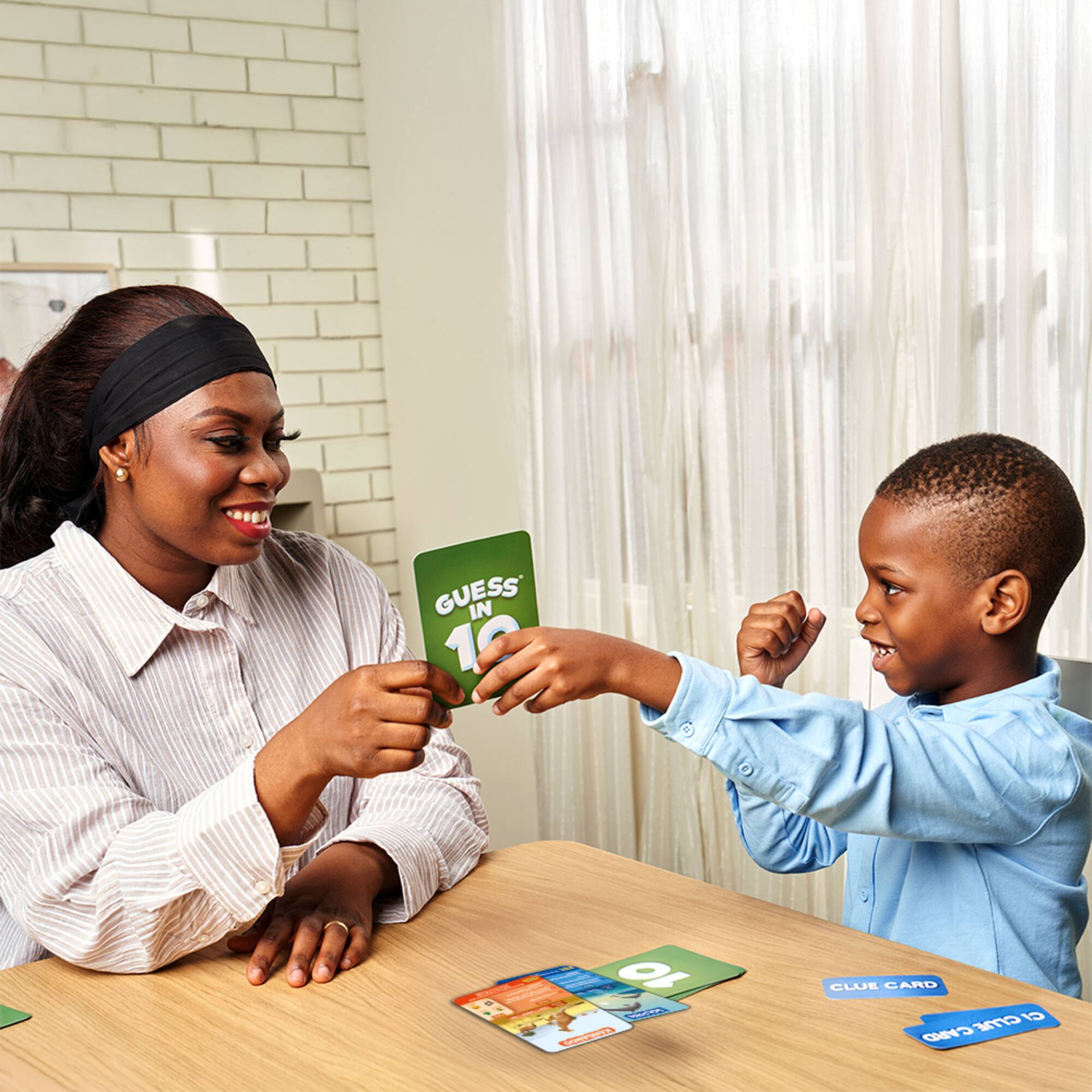 Skillmatics® Guess in 10® Amazing Animals Card Game